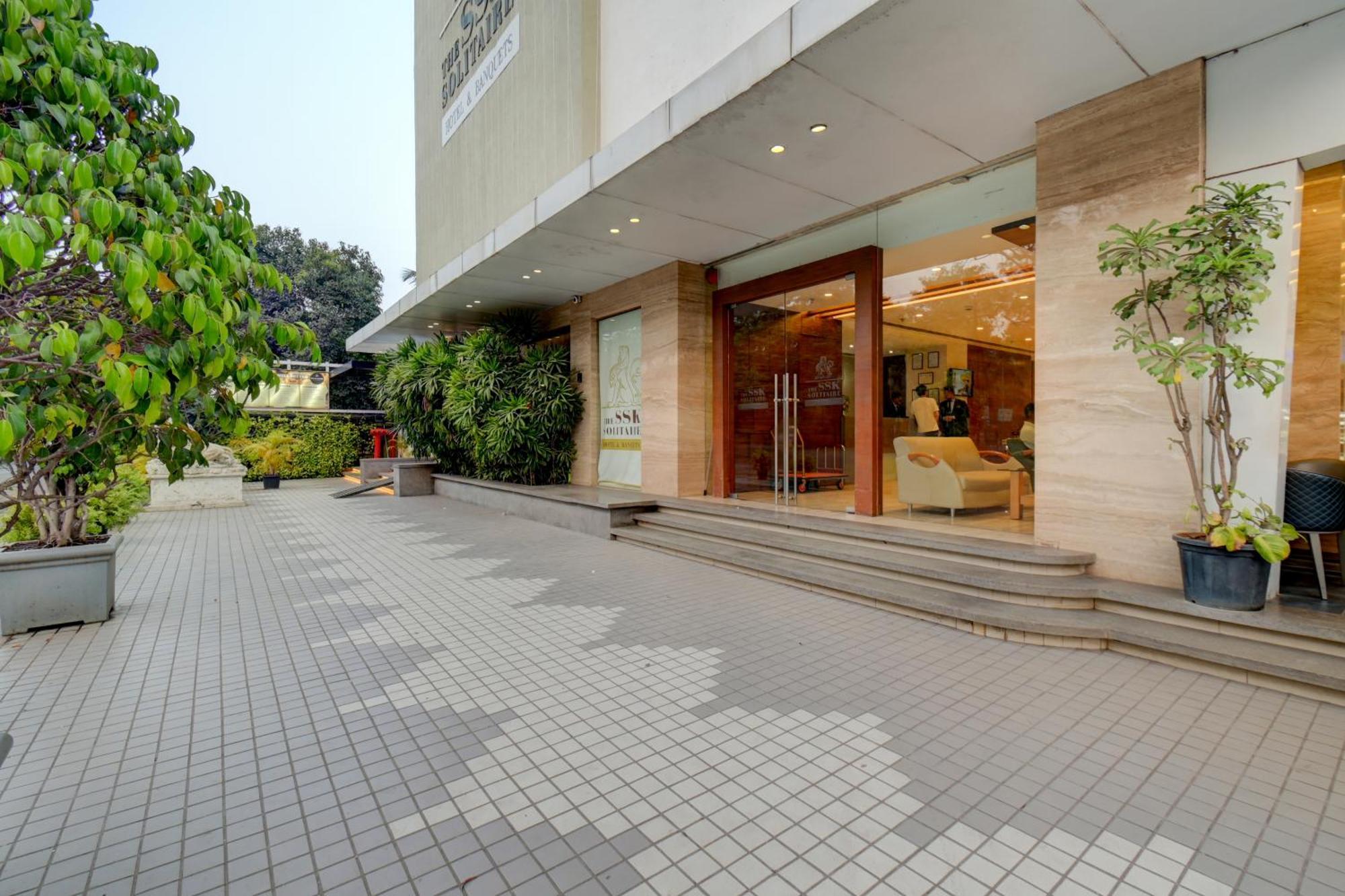 The Ssk Solitaire Hotel & Banquets Nashik Exterior photo