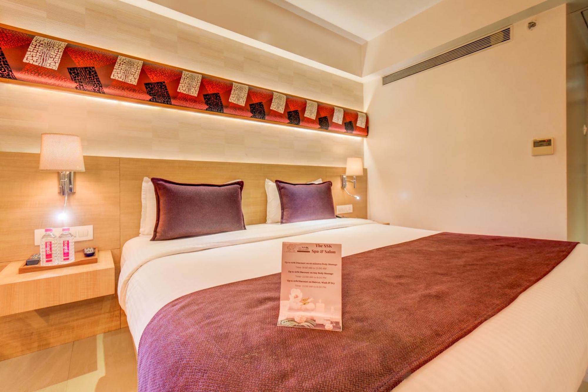 The Ssk Solitaire Hotel & Banquets Nashik Exterior photo