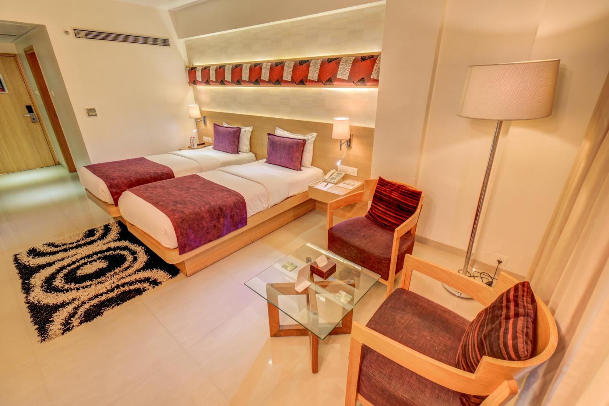 The Ssk Solitaire Hotel & Banquets Nashik Exterior photo