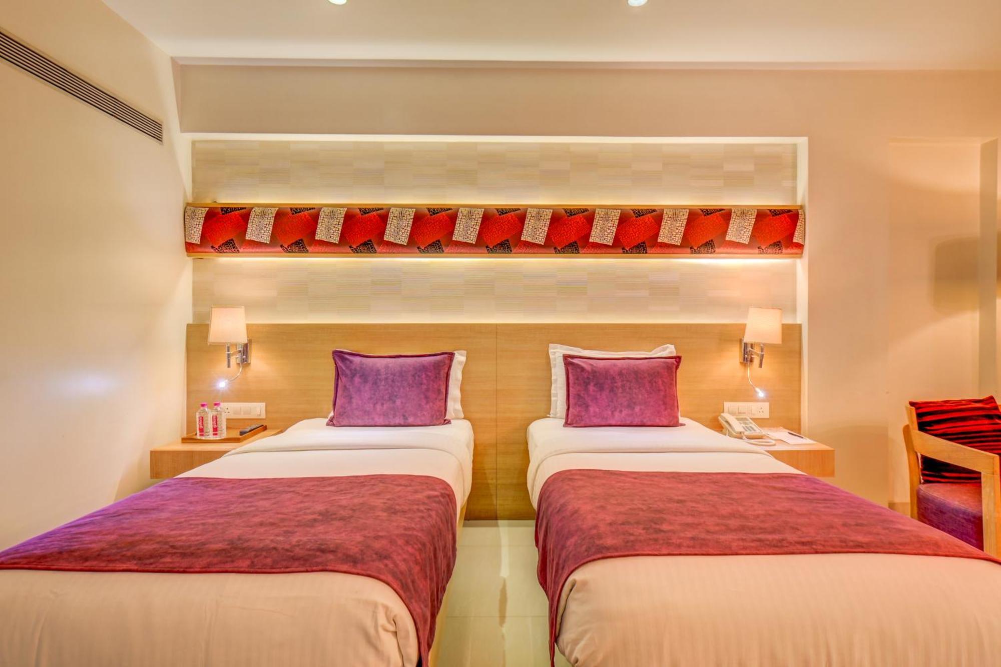 The Ssk Solitaire Hotel & Banquets Nashik Exterior photo